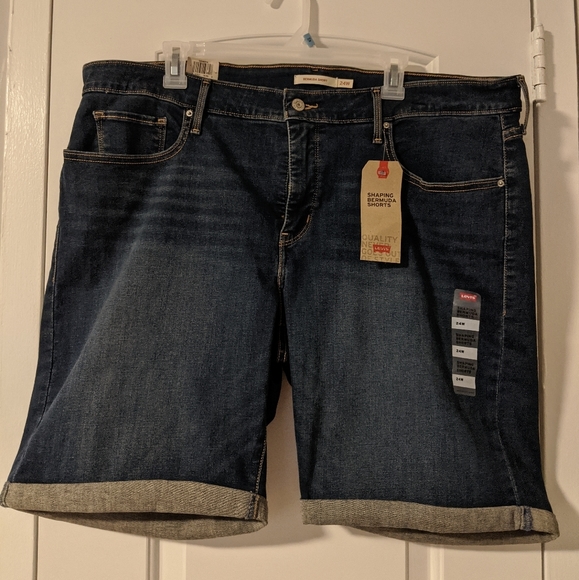 Levi's Pants - Levi's Shaping Bermuda Shorts